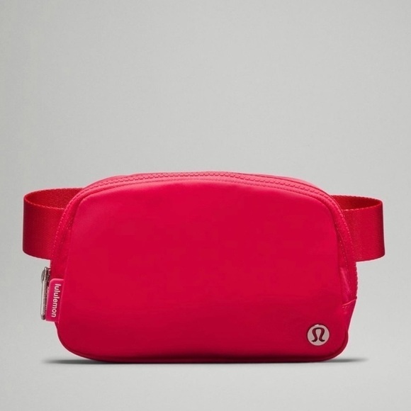 Lululemon Everywhere Belt Bag Lip Gloss Pink Crossbody Bag NWT - Picture 1 of 6